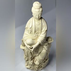 Chinese Qing Dynasty style Blanc De-Chine Guanyin